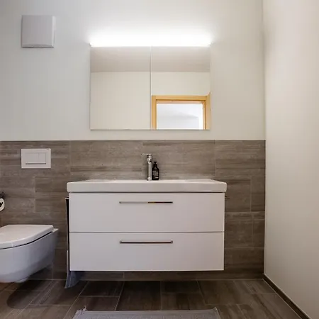 Luxury With Mountain Views In